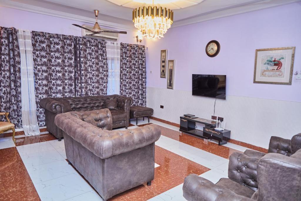 Afranasa Inn Tema Buitenkant foto