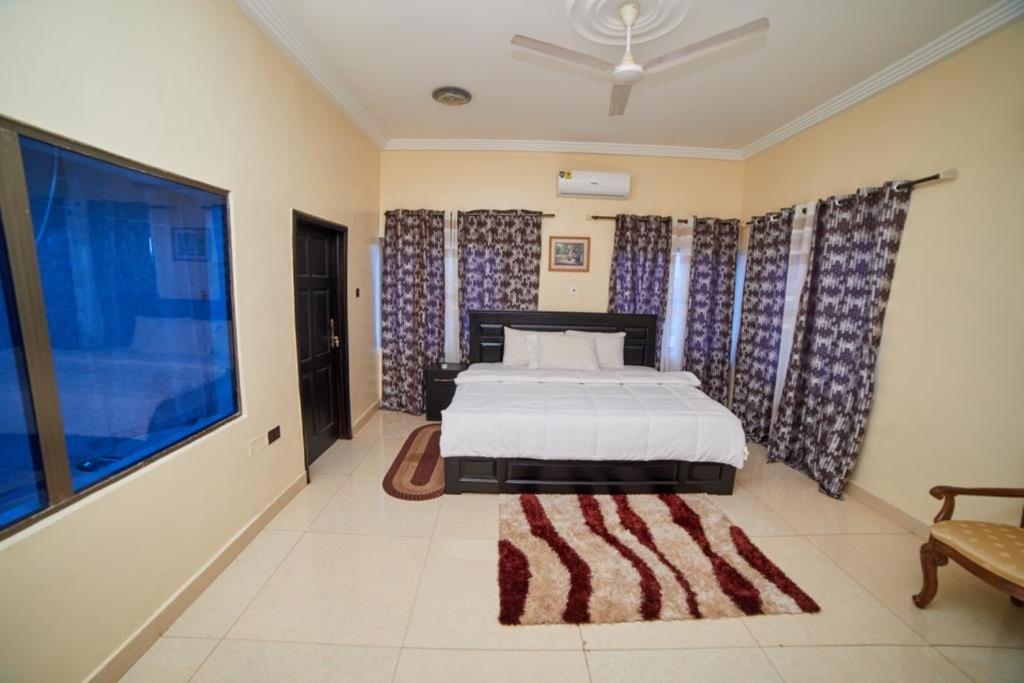 Afranasa Inn Tema Buitenkant foto