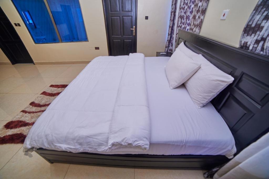 Afranasa Inn Tema Buitenkant foto